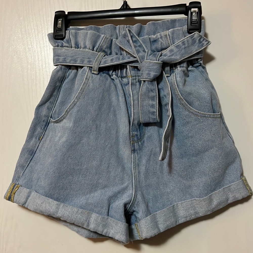 High waisted Jean shorts - Picture 1 of 3
